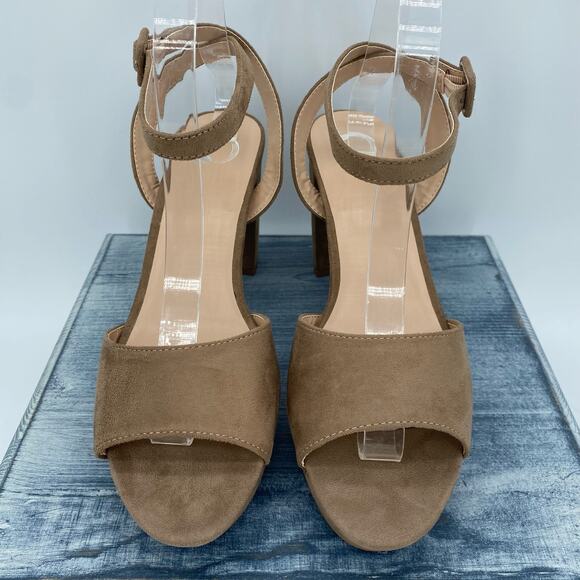 NEW Journee Collection Nairri Women’s Pumps Taupe Size 8.5 - Picture 2 of 10